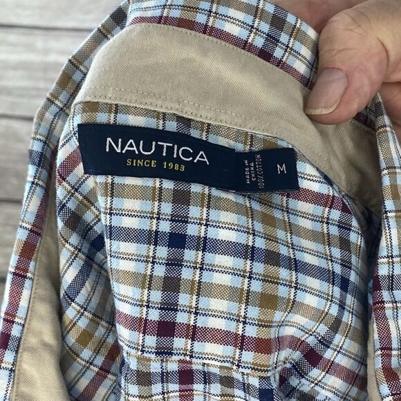 Mens size medium long sleeve button up NWT shirt by Nautica - Picture 7 of 10